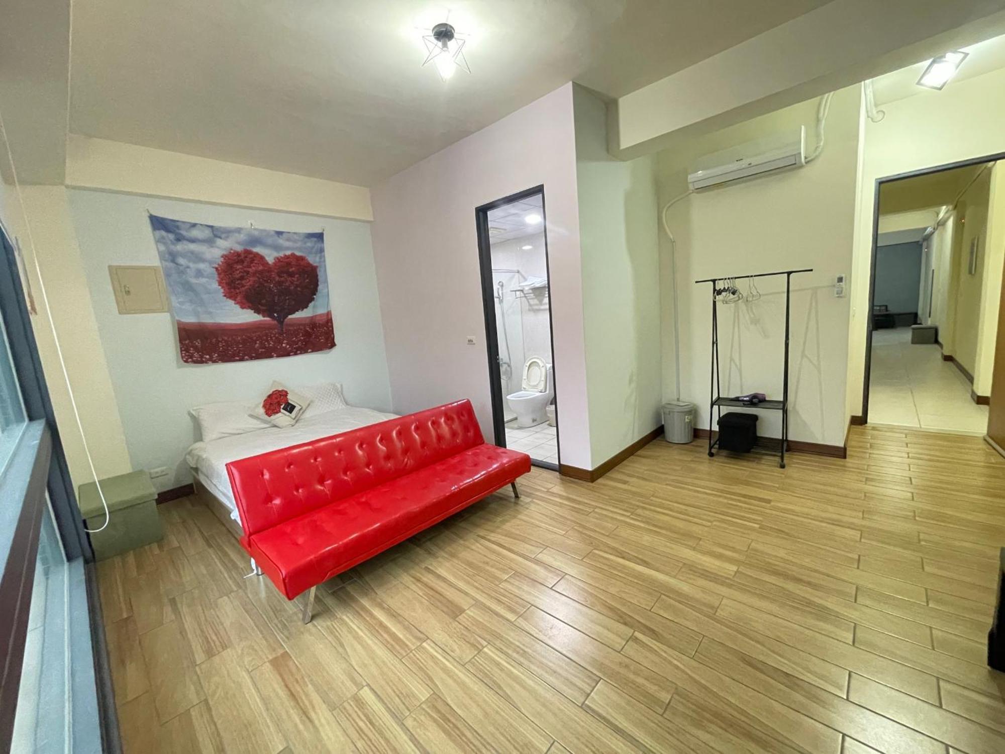 二街窩窩電梯民宿花蓮車站東出口second Street Nest Hostal Hualien City Room photo
